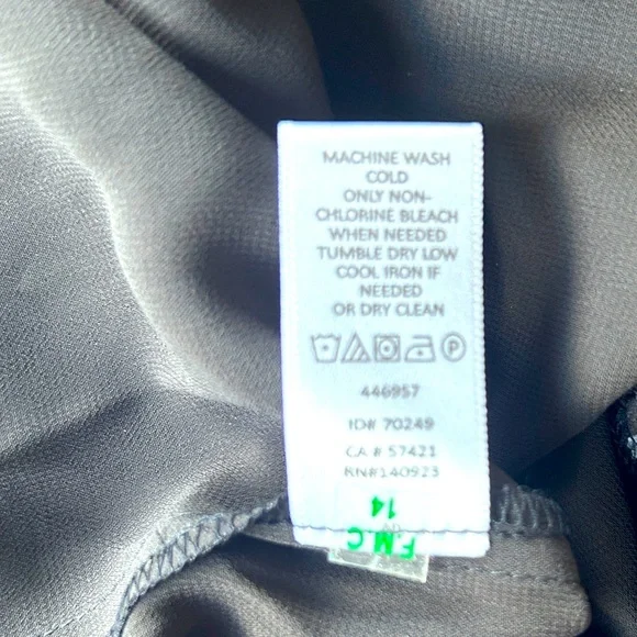 NWT Loft Off the Shoulder Blouse - Size Medium - Picture 15 of 15